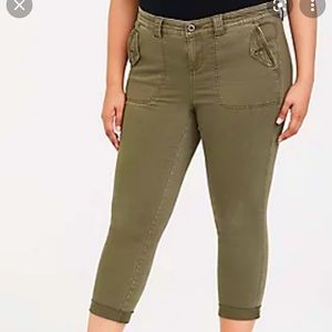 NWOT Torrid Military Twill Crop Size 22